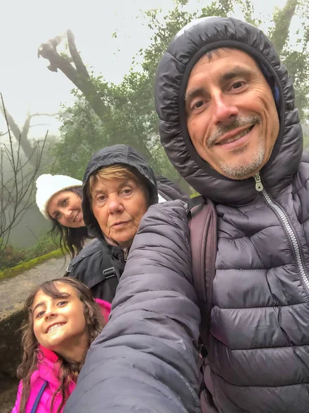 Happy Three Generations Caucasian Family Taking Selfies Outdoor Winter Day — Stockfoto