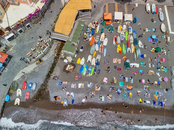 Vista Aerea Aerea Persone Che Rilassano Una Bella Spiaggia — Foto Stock