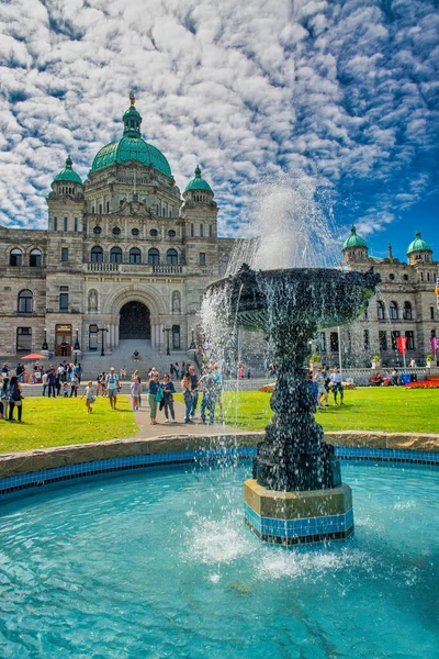 Vancouver Island Canadá Agosto 2017 Turistas Frente Parlamento Colúmbia Britânica — Fotografia de Stock