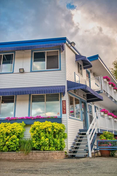 Vancouver Island Kanada Sierpnia 2017 Kolorowe Domy Nanaimo Słoneczny Letni — Zdjęcie stockowe