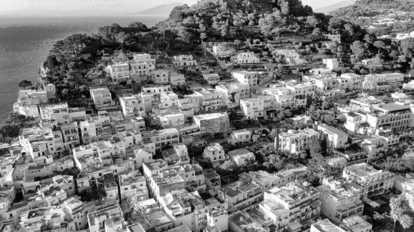 位于坎帕尼亚的Capri家和城市景观的空中景观 — 图库照片