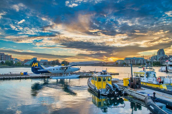Виктория Канада Августа 2017 Года Маленький Самолет Harbour Air Заливе — стоковое фото