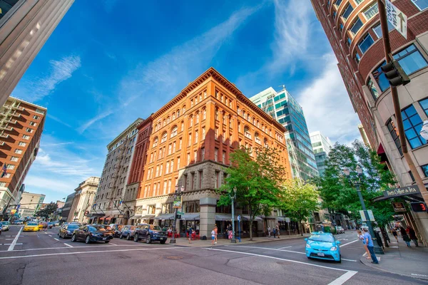 Portland Agosto 2017 Modernos Edificios Urbanos Contra Cielo Azul —  Fotos de Stock