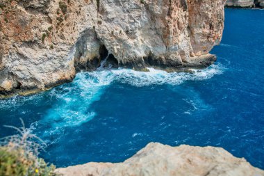 Malta 'daki Blue Grotto hava manzarası.