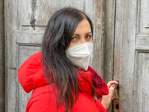 Beautiful Woman Wearing Mouth Mask Entering Home — Stock Fotó