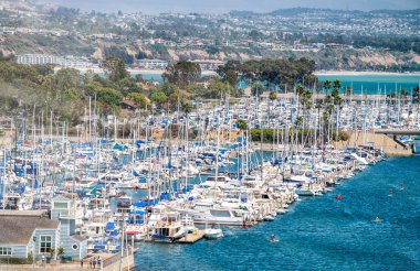 Dana Point Marina Güzel bir yaz günü, California.