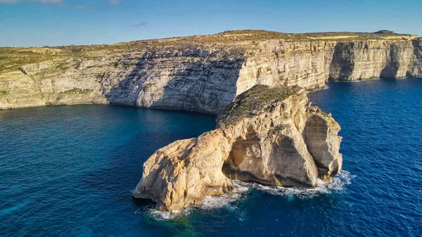 Αεροφωτογραφία Του Fungus Rock Στον Κόλπο Dwejra Gozo — Φωτογραφία Αρχείου