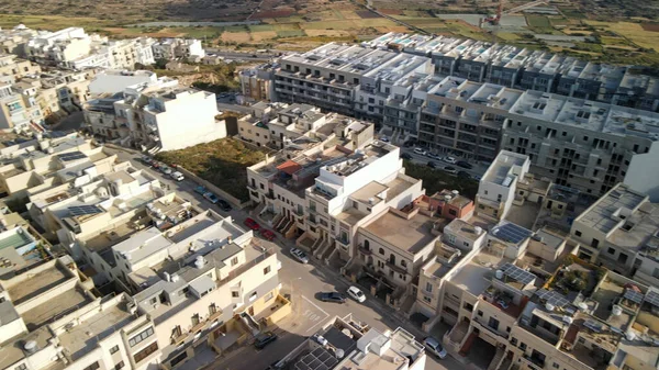 从无人驾驶飞机俯瞰Mellieha市的空中景观 马耳他 — 图库照片