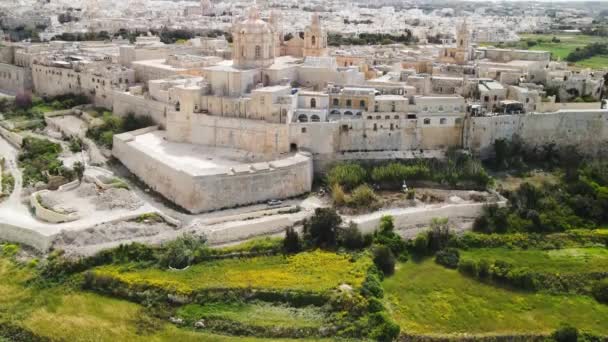 Vue aérienne du paysage urbain de Mdina à Malte — Video