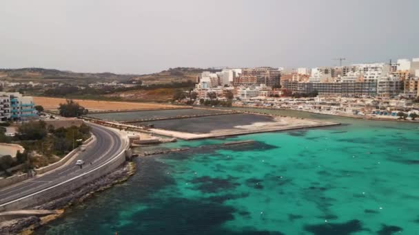 マルタのサリナ湾の空中ビュー — ストック動画