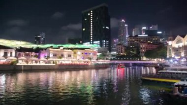 Geceleri Singapur 'da Clarke Rıhtımı