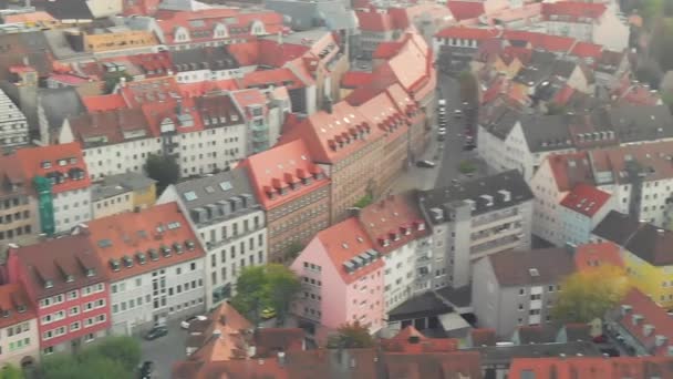 Nurnberg, Γερμανία. Αεροφωτογραφία της πόλης μεσαιωνικά κτίρια κατά το καλοκαιρινό ηλιοβασίλεμα — Αρχείο Βίντεο
