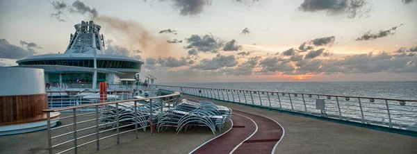 Miami Feb Oberdeck Des Kreuzfahrtschiffes Royal Caribbean Februar 2010 Miami — Stockfoto