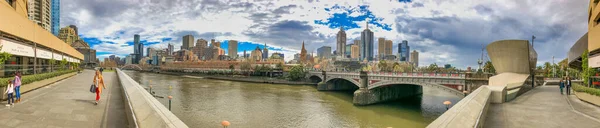 Melbourne Australia Września 2018 Panoramiczny Widok Panoramę Melbourne Wzdłuż Rzeki — Zdjęcie stockowe