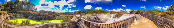 Waiotapu Thermal Track Krásné Barvy Pod Modrou Oblohou Panoramatický Výhled — Stock fotografie