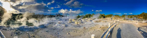 Puia Pohutu Gayzer Bahar Panoramik Manzarası Yeni Zelanda — Stok fotoğraf