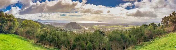 新西兰陶波湖鸟瞰全景 — 图库照片