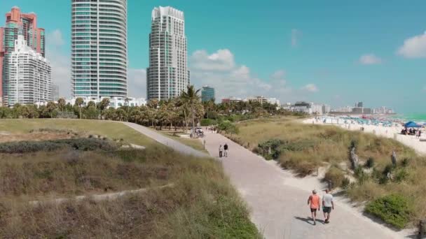 Miami Beach Από South Pointe Park Αργή Κίνηση Εναέρια Άποψη — Αρχείο Βίντεο