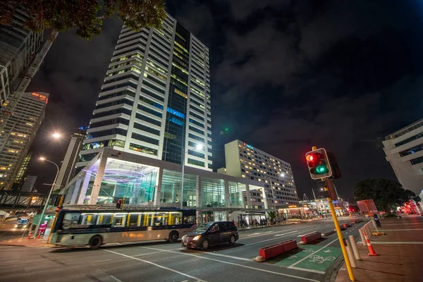 Auckland Yeni Zelanda Ağustos 2018 Limandaki Şehir Caddelerinin Gece Manzarası — Stok fotoğraf