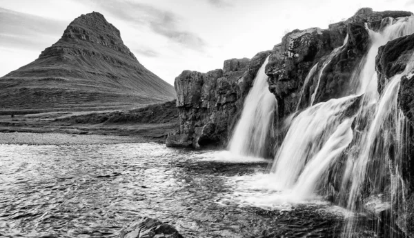 Kirkjufell Καταρράκτες Κατά Θερινή Περίοδο Ισλανδία — Φωτογραφία Αρχείου