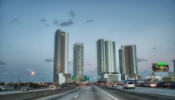 Miami Februar Stadtstraßen Februar 2010 Miami Mehr Als Millionen Menschen — Stockfoto