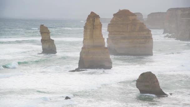 Twaalf Apostelen Zijn Een Groep Rotsen Boven Oceaan Australië — Stockvideo