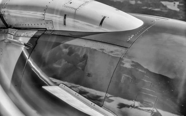 Motor Avião Vermelho Durante Voo — Fotografia de Stock
