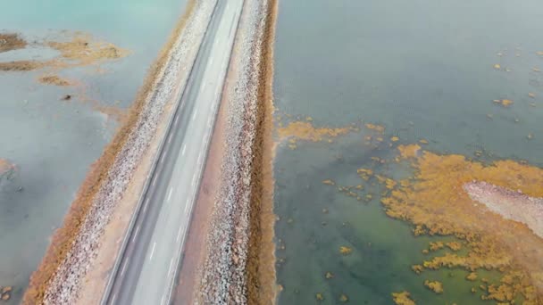 Ponte Attraverso Bellissimo Fiordo Vista Aerea Nella Stagione Estiva — Video Stock
