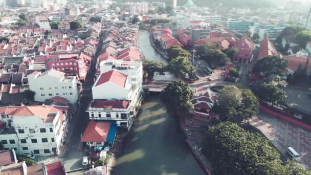 从马来西亚无人驾驶飞机上俯瞰马六甲 美丽的日子里 Melaka多彩的家 — 图库视频影像