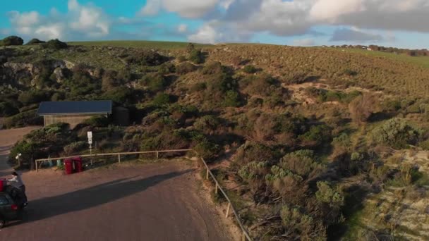 澳大利亚袋鼠岛 从Shelly海滩看日落时的海滨和海滩 无人驾驶飞机 — 图库视频影像