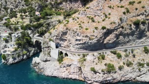 無人機からのFurore Fjordの空中ビュー Amalfi海岸 イタリア — ストック動画