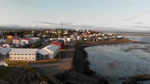 Flygfoto Över Borgarnes Snaefellsnes Halvön Island Solnedgång Sommarsäsongen — Stockvideo