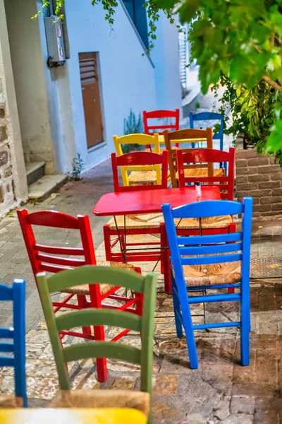 Colourful Wooden Chairs Island Restaurant Summer Holiday Concept — Fotografia de Stock