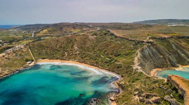 İHA 'dan Cennet Körfezi' nin havadan görüntüsü, Malta.