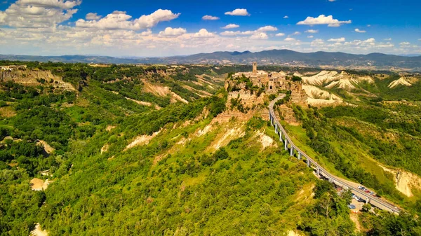 Talya Daki Civita Bagnoregio Adlı Ortaçağ Kasabasına Insansız Hava Aracından — Stok fotoğraf