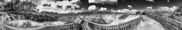 Waiotapu Thermal Track Beautiful Colors Blue Sky Panoramic View — 图库照片