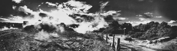 Puia Pohutu Geyser Wiosenny Widok Panoramiczny Nowa Zelandia — Zdjęcie stockowe