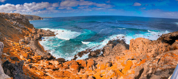 Мыс Дю Куедик, остров Кенгуру. Панорамный вид с воздуха на побережье острова в солнечный день.