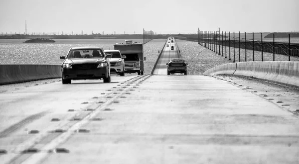 Autoverkehr Auf Überseeautobahnen Florida — Stockfoto