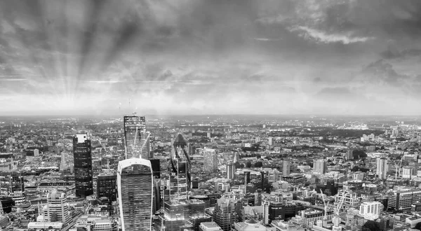 Londra Finans Merkezi Gece Manzarası — Stok fotoğraf