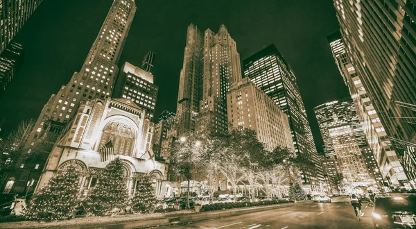 New York City December 2018 Night View Park Avenue Cacathedral — стокове фото