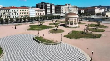 Livorno ve Mascagni Terrace 'ın muhteşem hava manzarası, ünlü Toskana kasabası. İHA 'dan Leghorn, İtalya