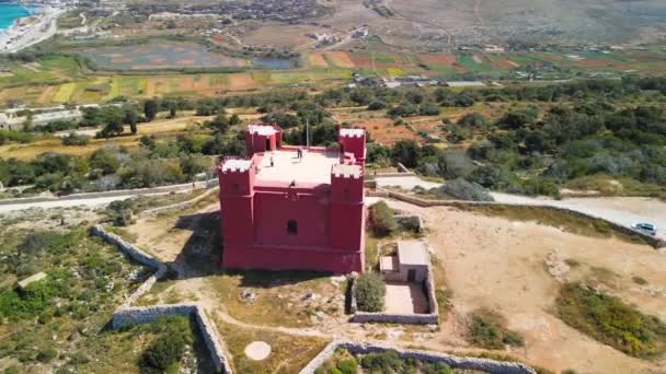 Vista Aérea Torre Vermelha Santa Ágata Malta — Vídeo de Stock