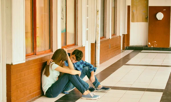 Ung Asiatisk Flicka Sitter Ensam Med Sorgsen Känsla Skolan Barn — Stockfoto