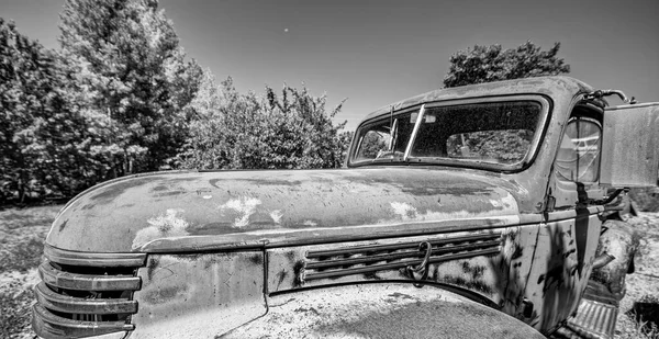 Coches Viejos Oxidados Bajo Cielo Azul Vehículos Antiguos — Foto de Stock