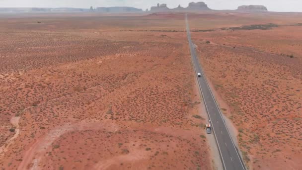 Vägen Till Monument Valley Flygutsikt Från Drönare — Stockvideo