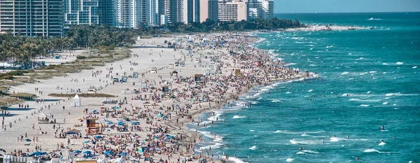 Miami Florida Prachtige Kust Kleuren Met Wolkenkrabbers Oceaan — Stockfoto