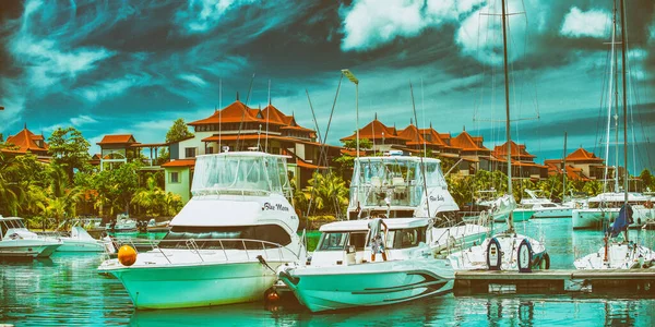 Mahe Seychelles September 2017 Motorboats Boats Anchored Small Harbor Eden — Stock Photo, Image