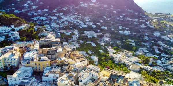 Vista Aérea Las Casas Capri Paisaje Urbano Atardecer Verano Campania —  Fotos de Stock