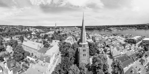 Воздушный Вид Город Травембо Ясный Солнечный День Район Любек Германия — стоковое фото
